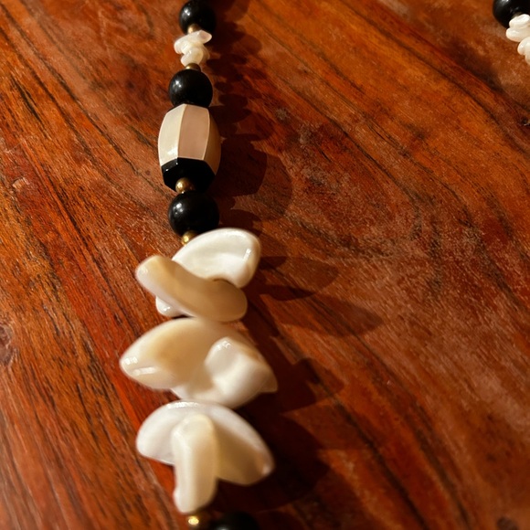Vintage mother of pearl necklace - Picture 7 of 10